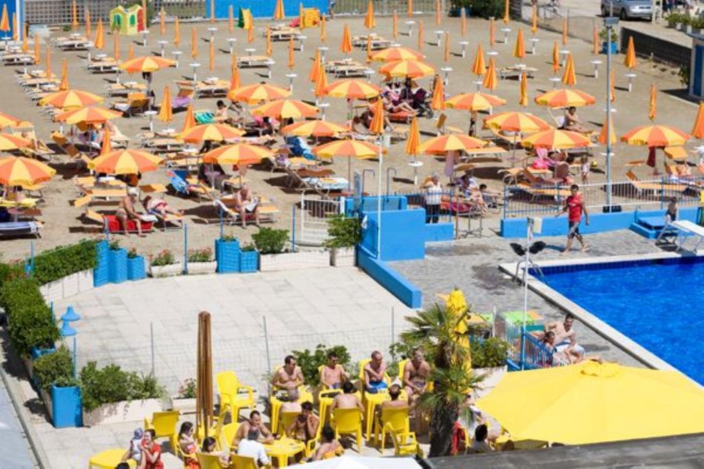 Hotel Leonardo Cesenatico Exterior photo