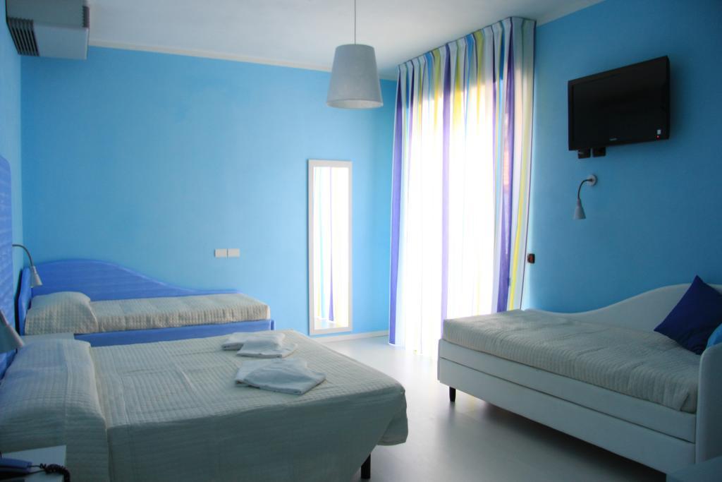 Hotel Leonardo Cesenatico Exterior photo