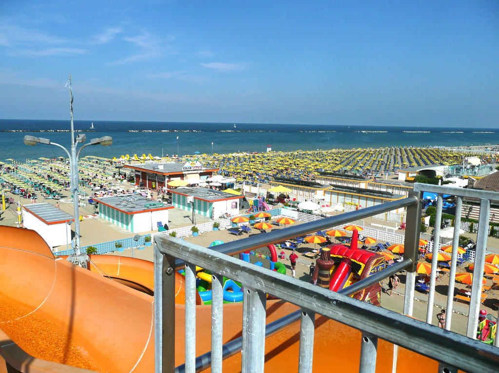 Hotel Leonardo Cesenatico Exterior photo